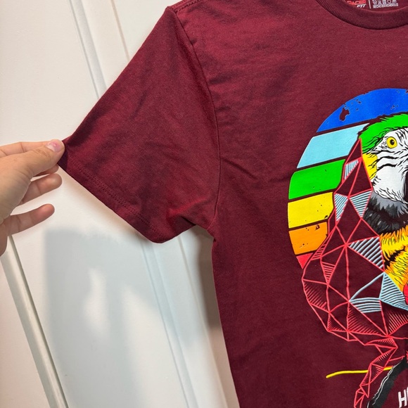 Pacer Honduras T-shirt Women’s Size S Burgundy Red Scarlet Macaw Guacamaya - Picture 3 of 9